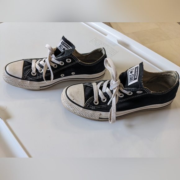 Women's Converse - Picture 2 of 4